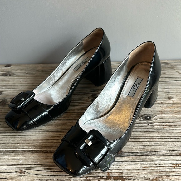 Prada
Patent Block-Heel Buckle Pump, Black size 40.5 great condition - Picture 3 of 11